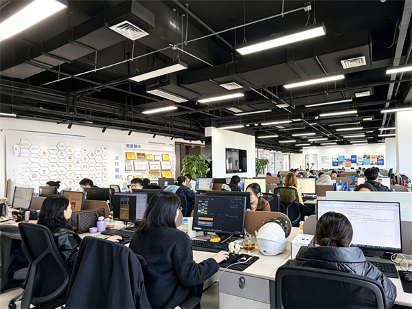 乔迁新址，智启未来｜华智大数据盛大乔迁，焕新启航！