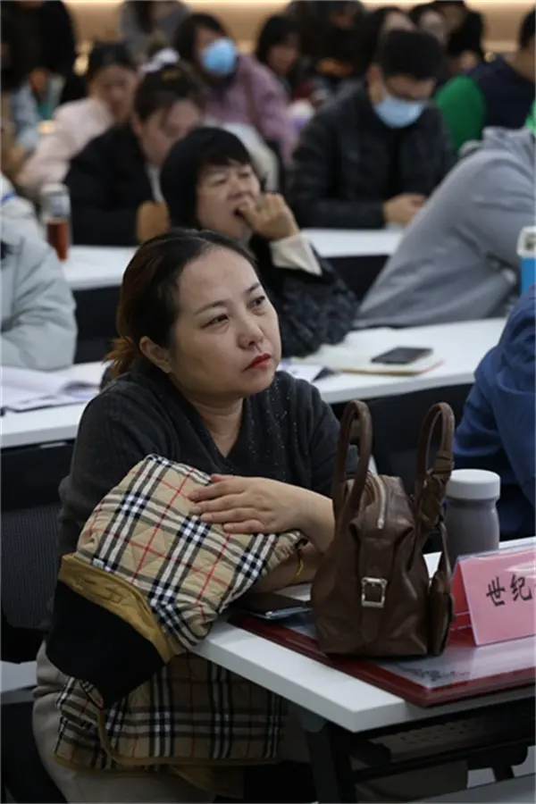 载誉前行!山东华智大数据获评省级重点培育平台,共探跨境电商合规新路径 载誉前行!山东华智大数据获评省级重点培育平台,共探跨境电商合规新路径