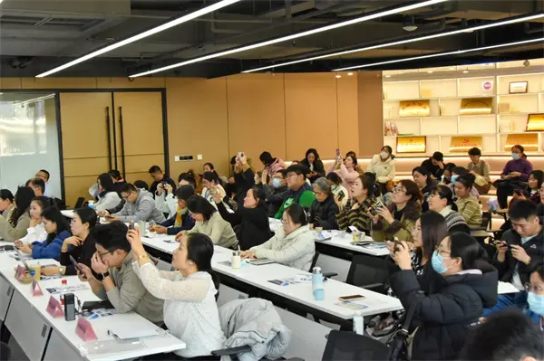 载誉前行!山东华智大数据获评省级重点培育平台,共探跨境电商合规新路径 载誉前行!山东华智大数据获评省级重点培育平台,共探跨境电商合规新路径