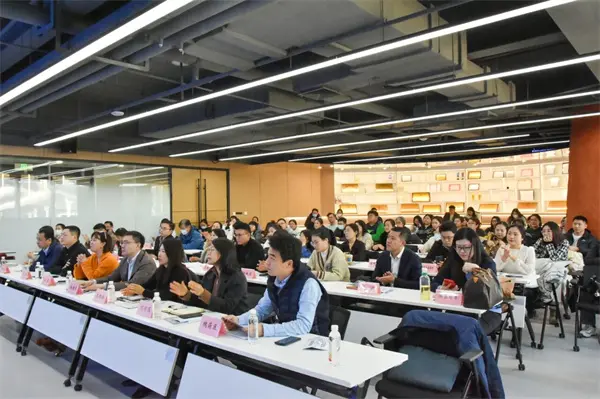 载誉前行!山东华智大数据获评省级重点培育平台,共探跨境电商合规新路径 载誉前行!山东华智大数据获评省级重点培育平台,共探跨境电商合规新路径