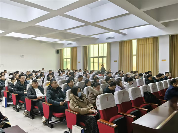 华智大数据赋能章丘企业出海培训交流活动圆满举办，助力“产业带+品牌”转型！