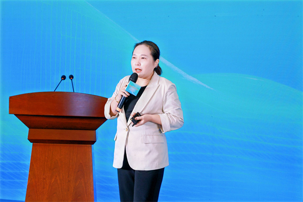 华智大数据亮相“万企出海鲁贸全球”推进会，助力企业抢滩全球市场！